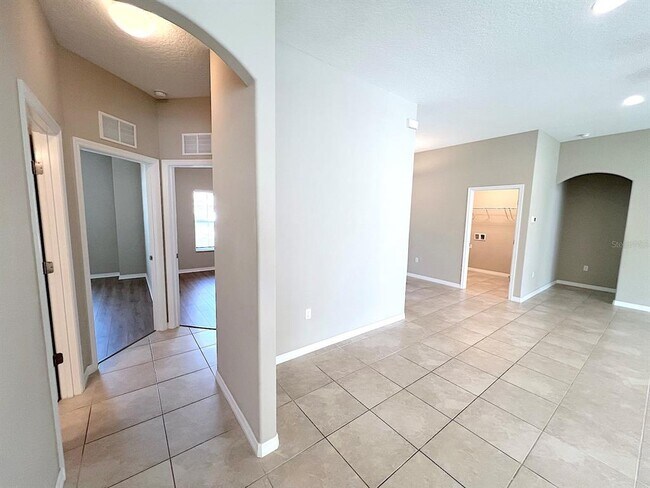 Building Photo - 37 Pine Croft Ln