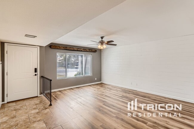 Building Photo - 10022 N 48th Ave