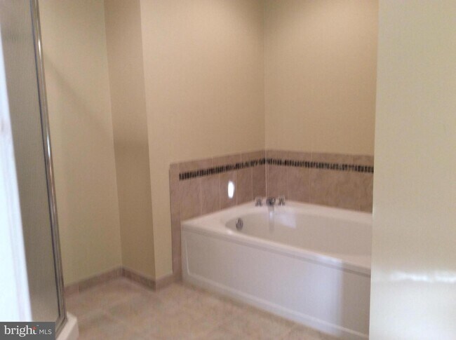 Building Photo - 14540 Eddy Ct