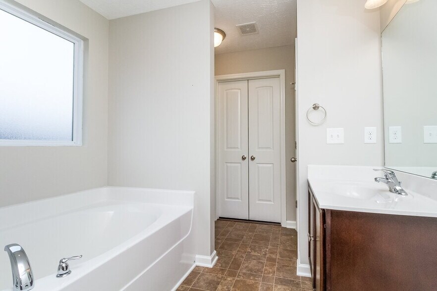 Building Photo - 9205 Thomason Trail