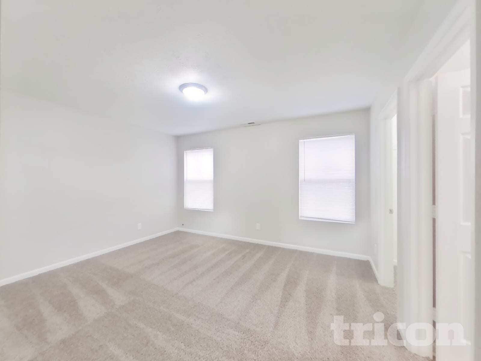 Building Photo - 2437 Middle View Dr