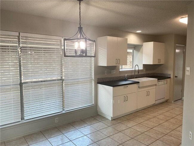 Building Photo - 4512 Sojourner St