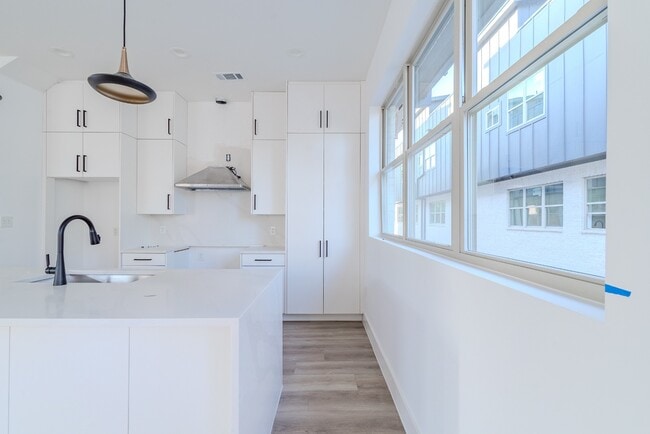 Building Photo - Rooftop Living Steps from Greenville Ave | 3BR/3.5BA Townhome