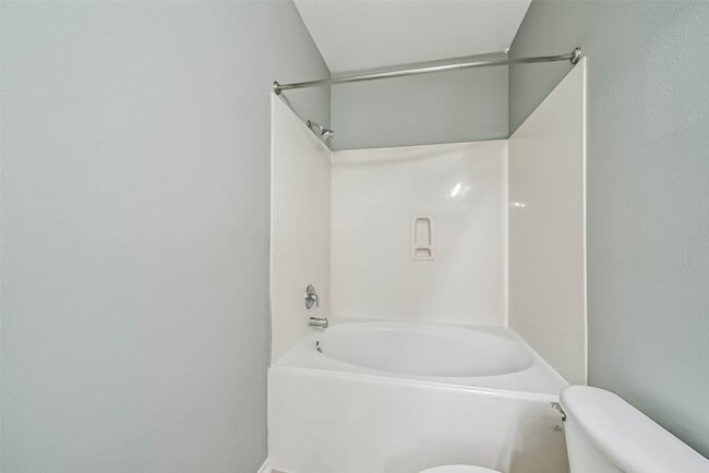 Building Photo - 8726 Old Maple Ln