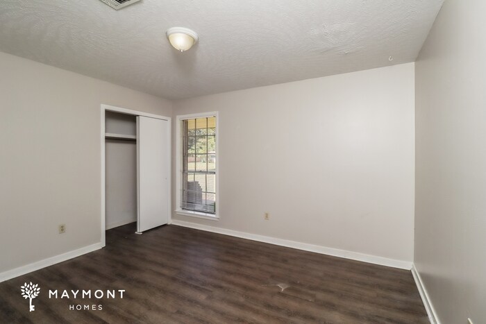 Building Photo - 5642 Brentwood Dr