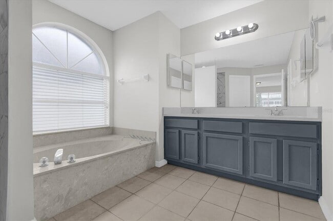 Building Photo - 10957 Norcross Cir