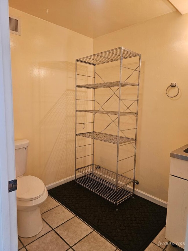 Building Photo - 461 Belvedere St