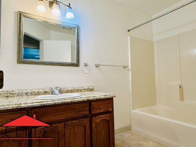 Building Photo - AVAILABLE NOW!!