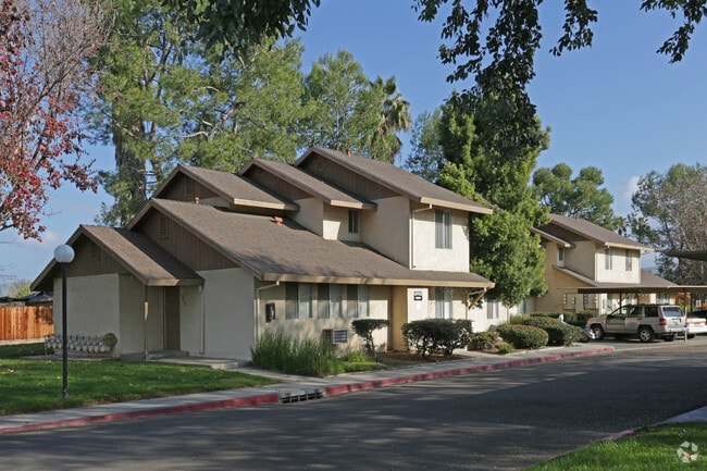 Primary Photo - Monte Vista Manor