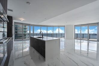 Building Photo - 488 NE 18th St