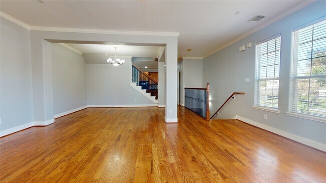 Building Photo - 328 Malone St