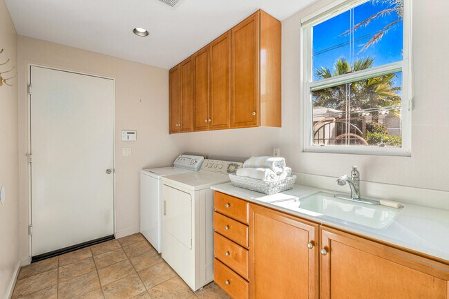 Building Photo - 701 Indian Ridge Dr
