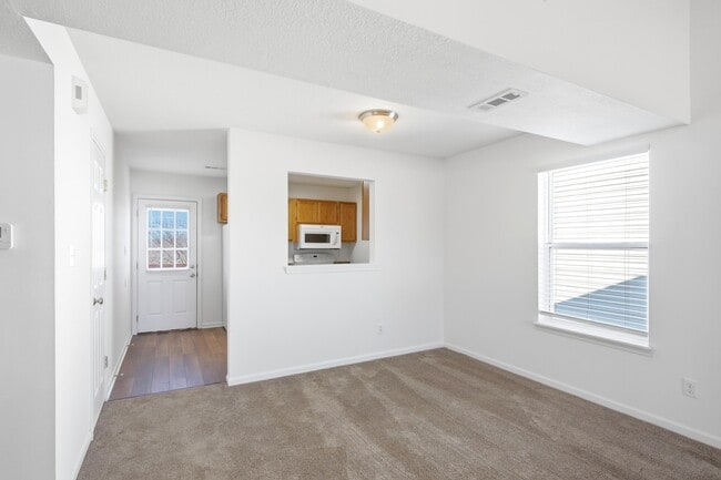 Building Photo - 3509 La Mesa Dr