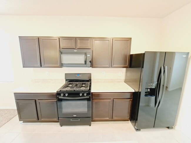 Building Photo - Beautiful 3 Bedroom 2 Bathroom located in Huning Ranch