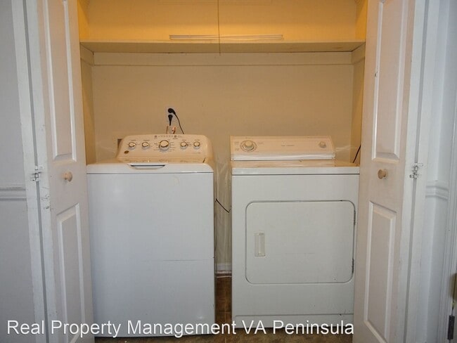 Building Photo - 2 br, 1.5 bath House - 1102 Palmerton Dr