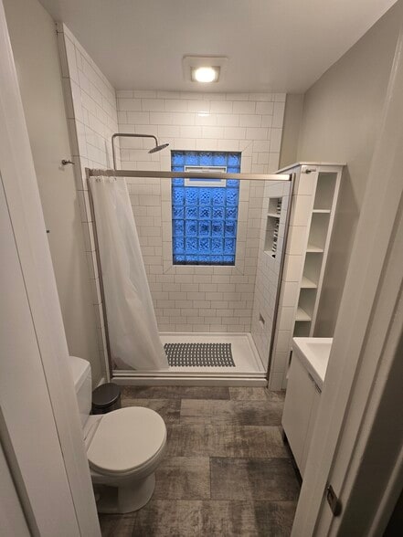 apt 1 bath - 1019 Widdicomb Ave NW