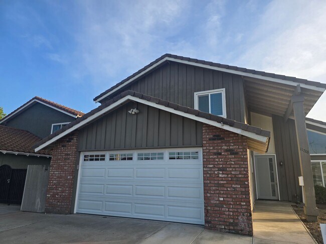 Building Photo - Fully Remodeled 4-Bedroom, 3-Bath Rental H...