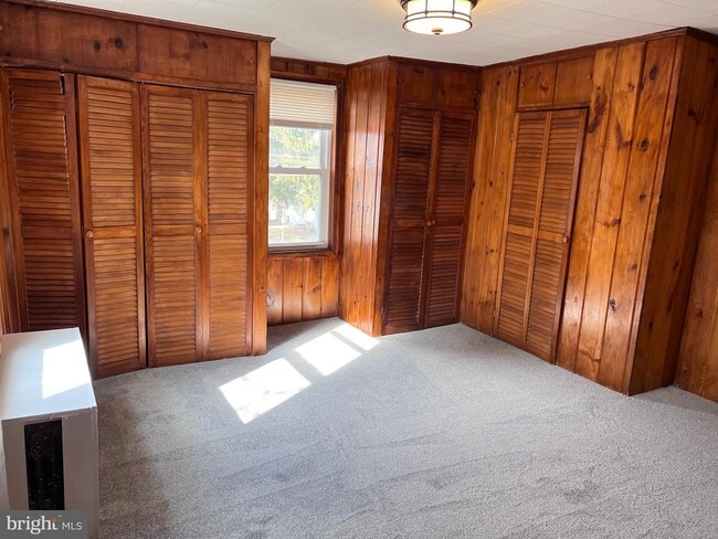 Building Photo - 629 White Horse Ave