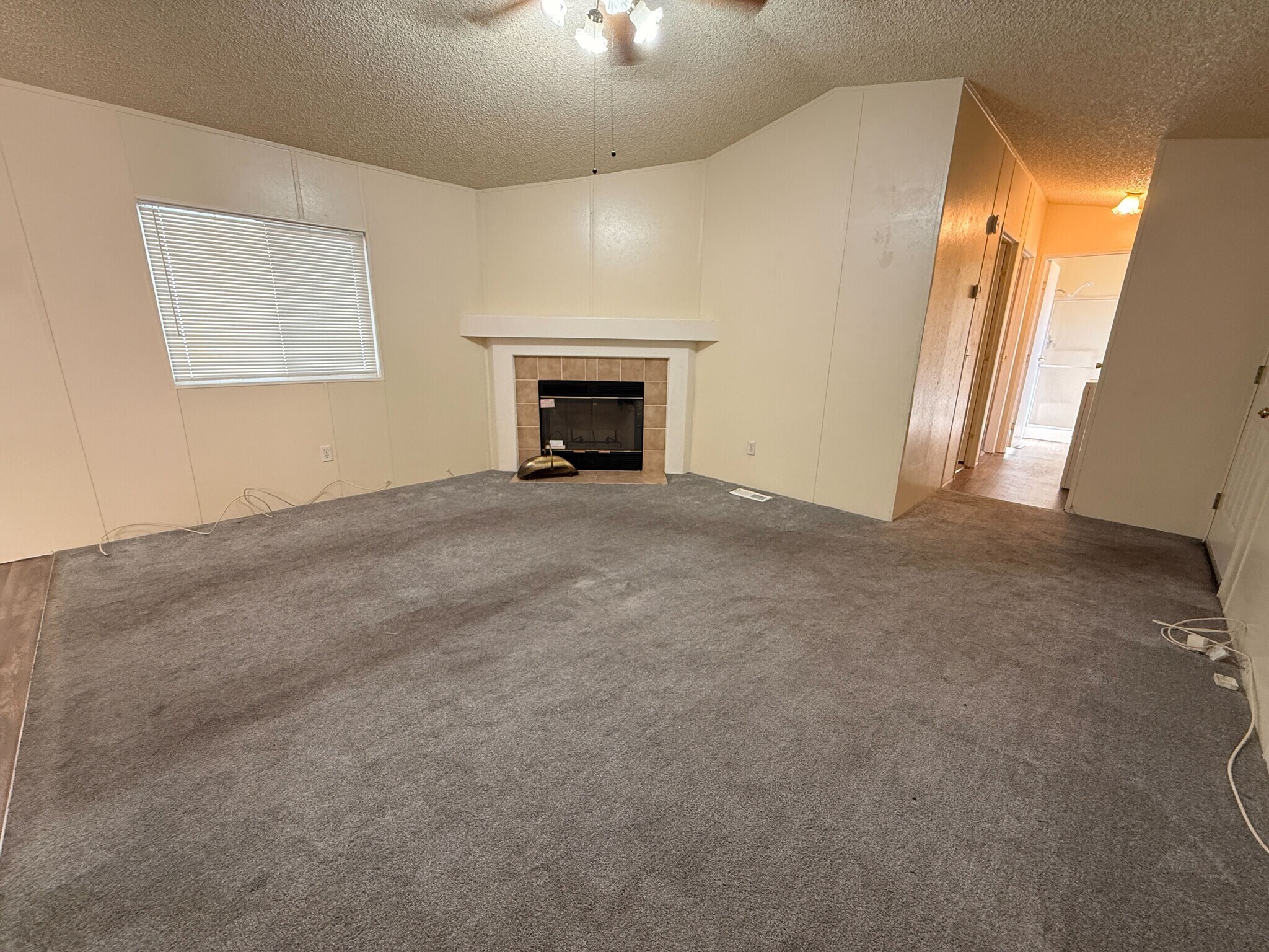 Building Photo - 3601 E Wyoming Ave