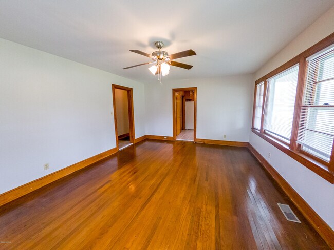 Building Photo - 2516 Gwen St