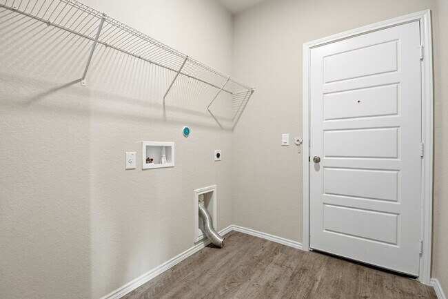 Building Photo - "Charming 3-Bedroom Retreat with 2 Baths in the Heart of New Braunfels!"