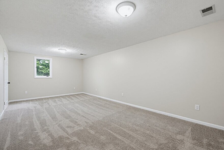 Building Photo - 5460 Echodell Ave NW
