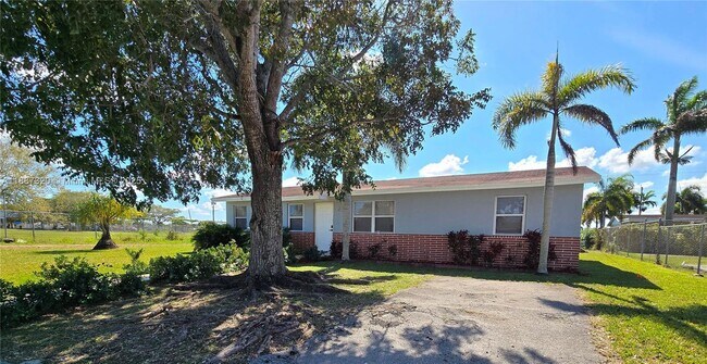 Building Photo - 1604 SW 7th St