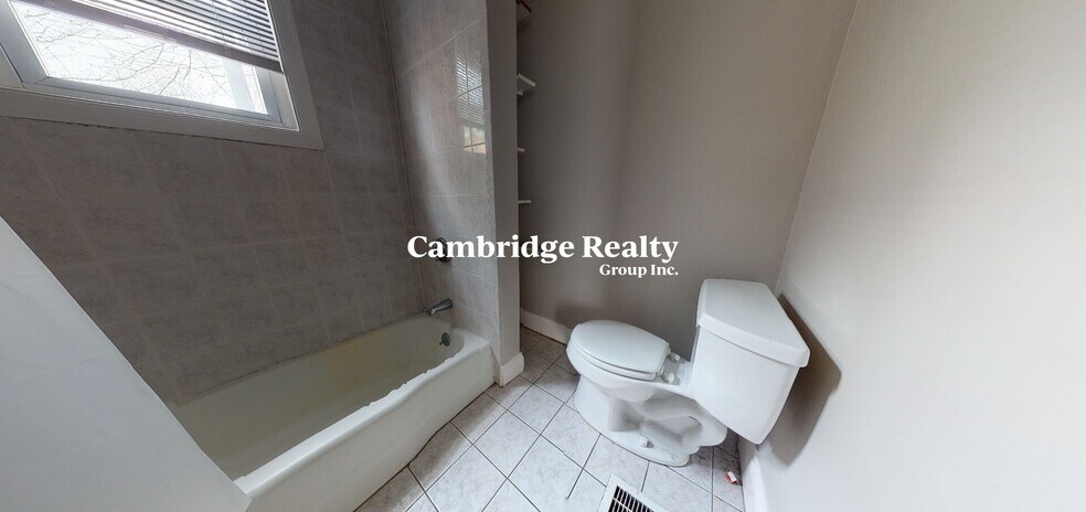 Building Photo - 428 Franklin St