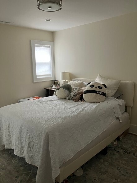 MBR w/Full Bath-Full Size Bed - 296 Reef Rd