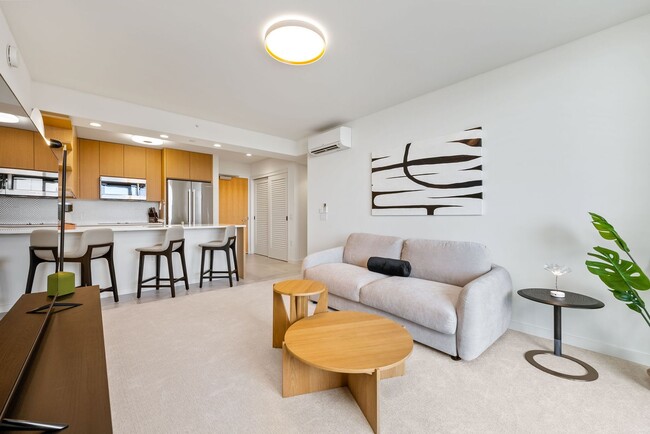 Building Photo - Sky Ala Moana (West) #3305 - Fully Furnished 1 BR/1 BA/1 Parking