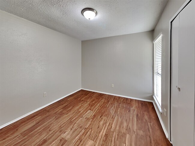 Building Photo - 6646 Loch Langham Dr