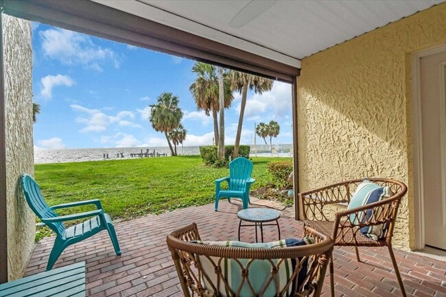 Building Photo - 7300 Sunshine Skyway Ln S