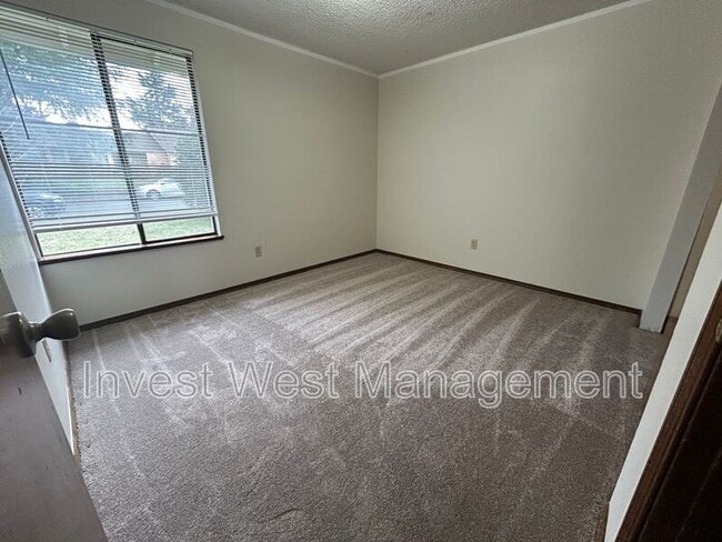 Building Photo - 14912 NE 47th St