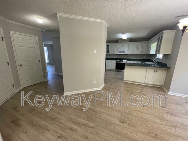 Building Photo - 5780 Carriage Hills Dr