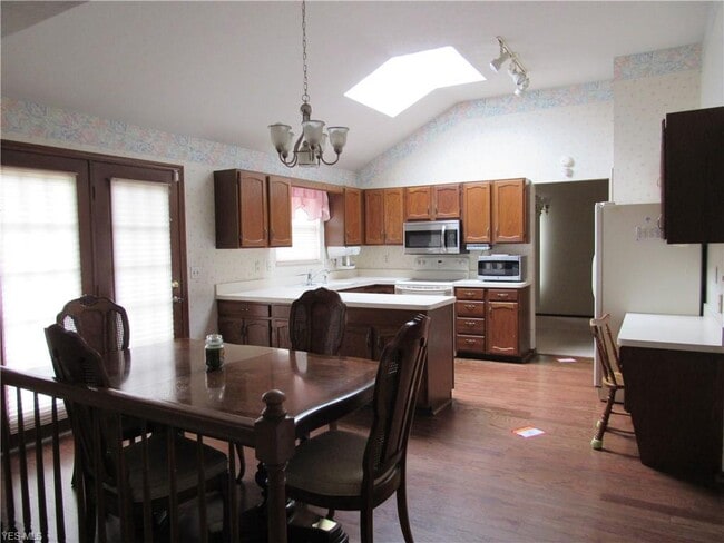 Building Photo - 26929 Heatherwood Cir