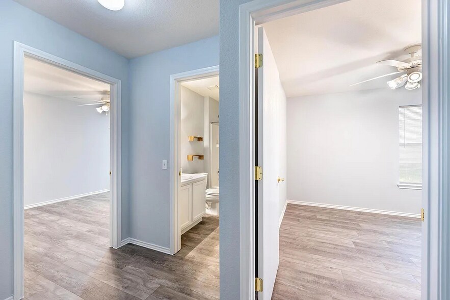 hallway - 8719 Davis Oaks Trl