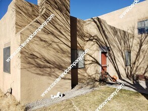 Building Photo - Cozy 2 Bedroom, 2 Bathroom, 1 Car Garage and 1,163 Sq. Ft in Vista Del Rey Community.