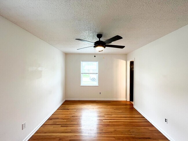 Building Photo - Available Now!!!! Gorgeous 3 bedroom, 2 bath, 2 car garage home. Beautiful wood look flooring. Sp...