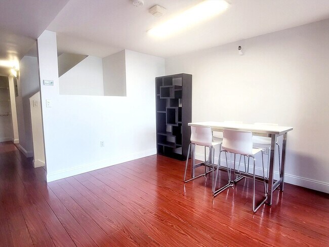 Building Photo - 42 8th St