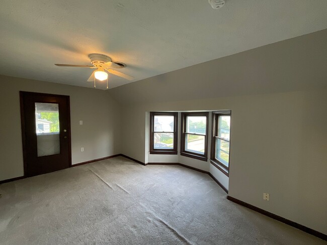 Building Photo - 2905 Delmar Ave