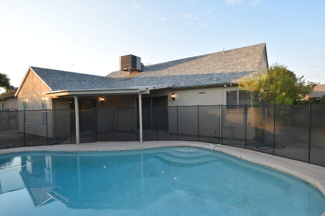 Building Photo - 5604 W Garden Dr