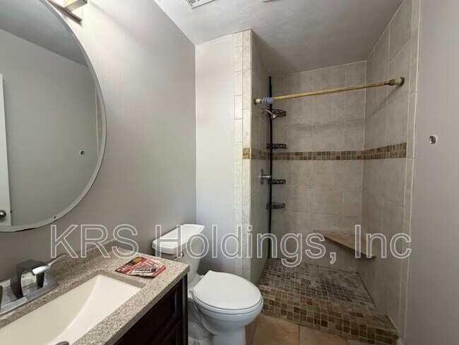 Building Photo - 4508 Regent Dr