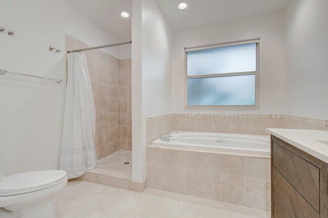 Building Photo - 21 Oceanview Dr