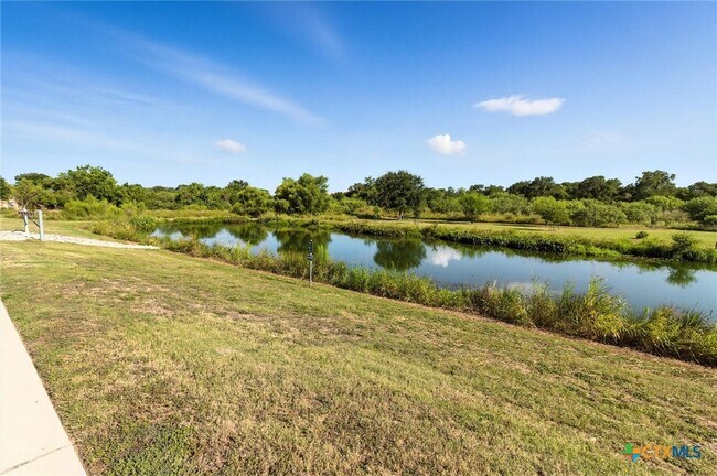 Building Photo - 319 Hunters Hill Dr