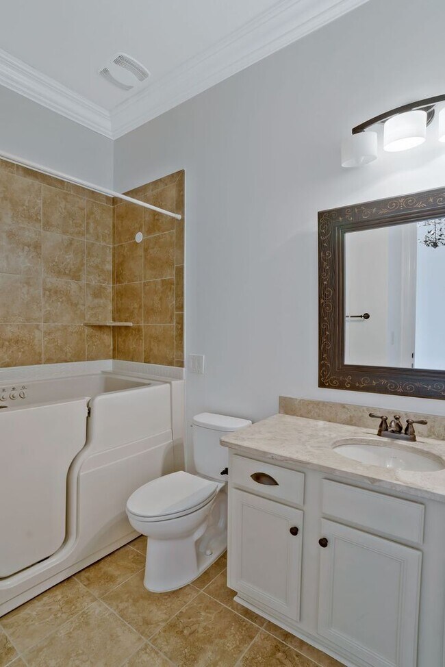 Building Photo - Stunning 4BE/3.5BA home in the very desirable neighborhood, Westhaven!