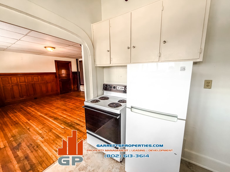 Building Photo - 10 Loomis St