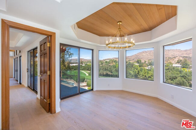 Building Photo - 5109 Lakeview Canyon Rd