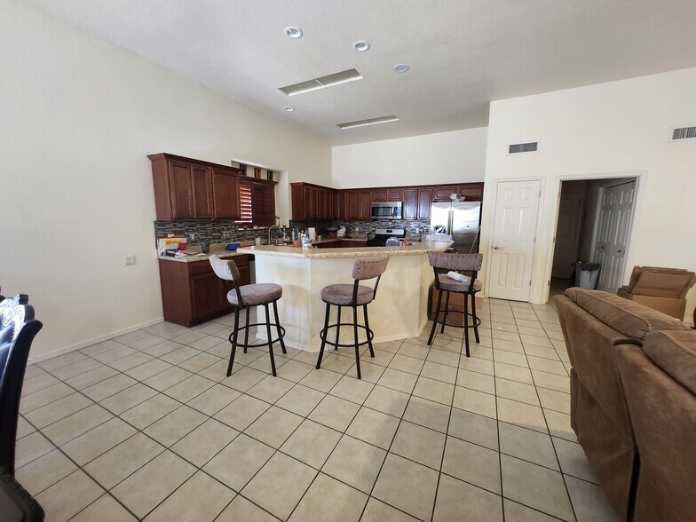 Building Photo - 3637 Tierra Vergel
