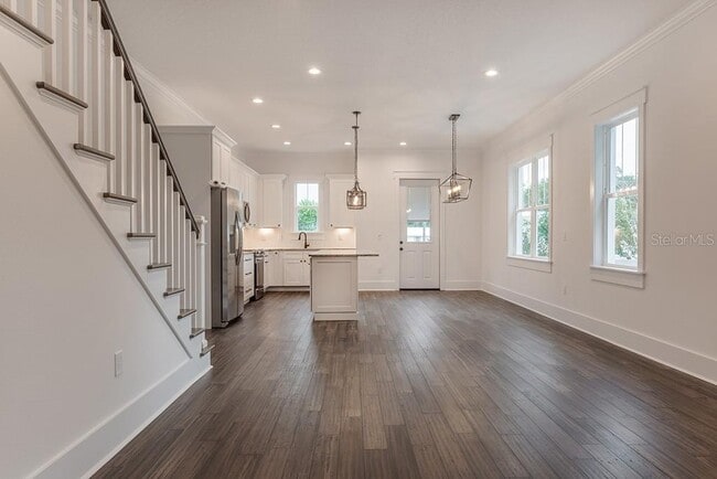 Building Photo - 1408 E Curtis St