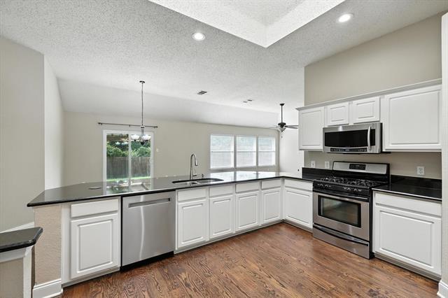 Building Photo - 2502 Blue Holly Dr